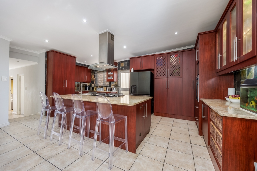 4 Bedroom Property for Sale in Vierlanden Western Cape